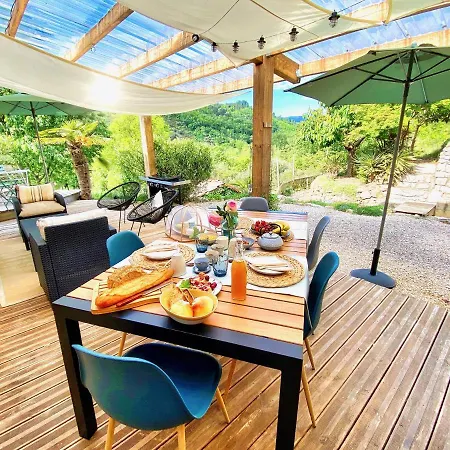 Douce Quietude D'hotes Bed & Breakfast 3*